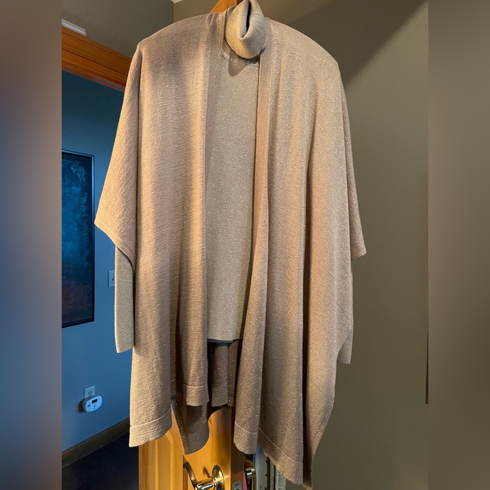 Stunning Chico’s 2-Piece Sweater Set in Gold